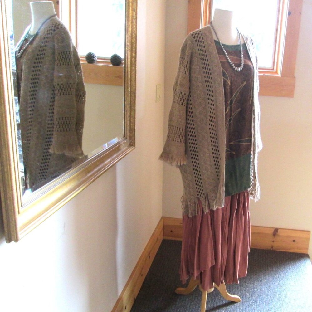 Tienda Ho Skirt with Kusnadi Tunic Top and Do Everything in Love Kimono